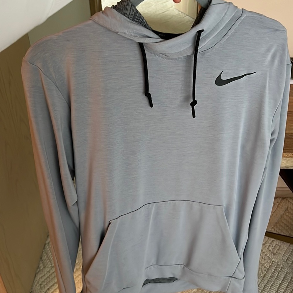 Nike Dri-Fit Men’s Sweatshirt Size M